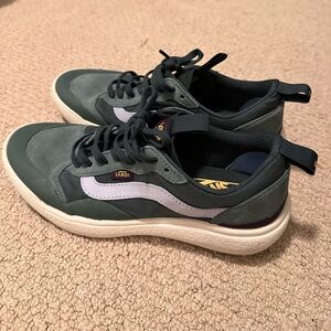 Vans Women’s 9.5 UltraRange EXO SE Shoe